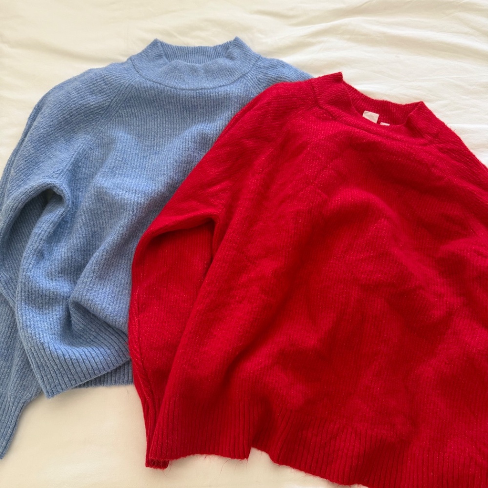 Gap sweaters - image 4